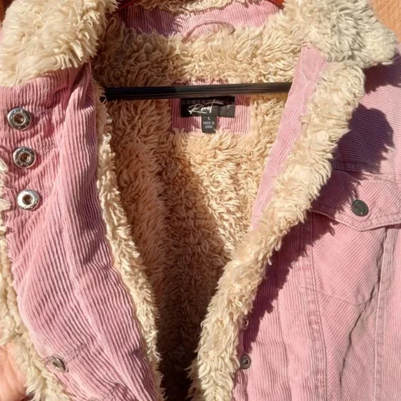 BLACK RIVET - Picture 2 of 5